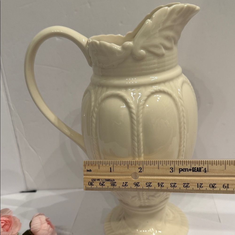 Two's Company vintage pitcher jug vase 9 inch cream color porcelain - Picture 4 of 10
